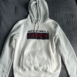 Abercrombie & Fitch Men's Gray and White Sweater